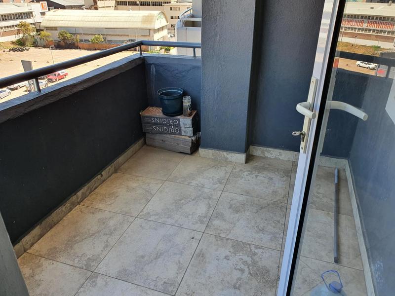 To Let 1 Bedroom Property for Rent in Salt River Western Cape